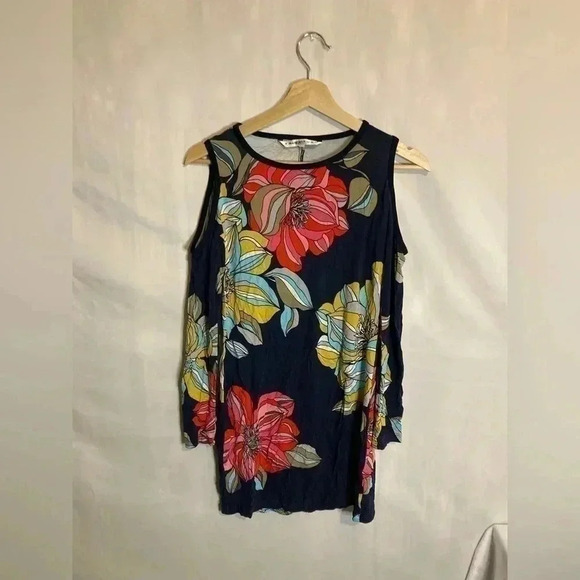 Trina Turk floral tank top with off‎ the shoulder sleeves - Picture 1 of 5